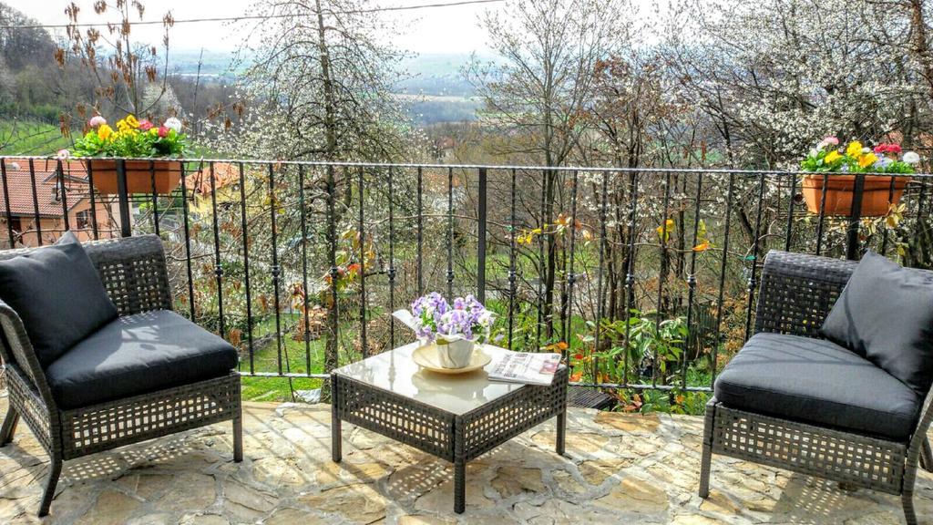 Al Poertec Apartment Sotto il Monte Luaran gambar